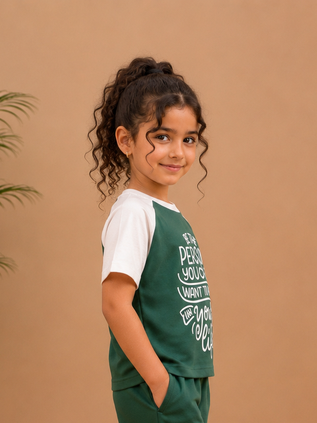 ‏forest vibes raglan teshirt