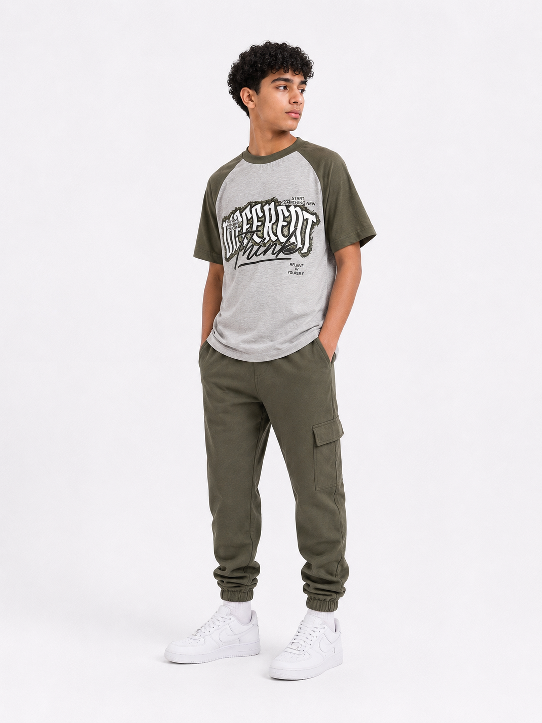 Different mind raglan teshirt