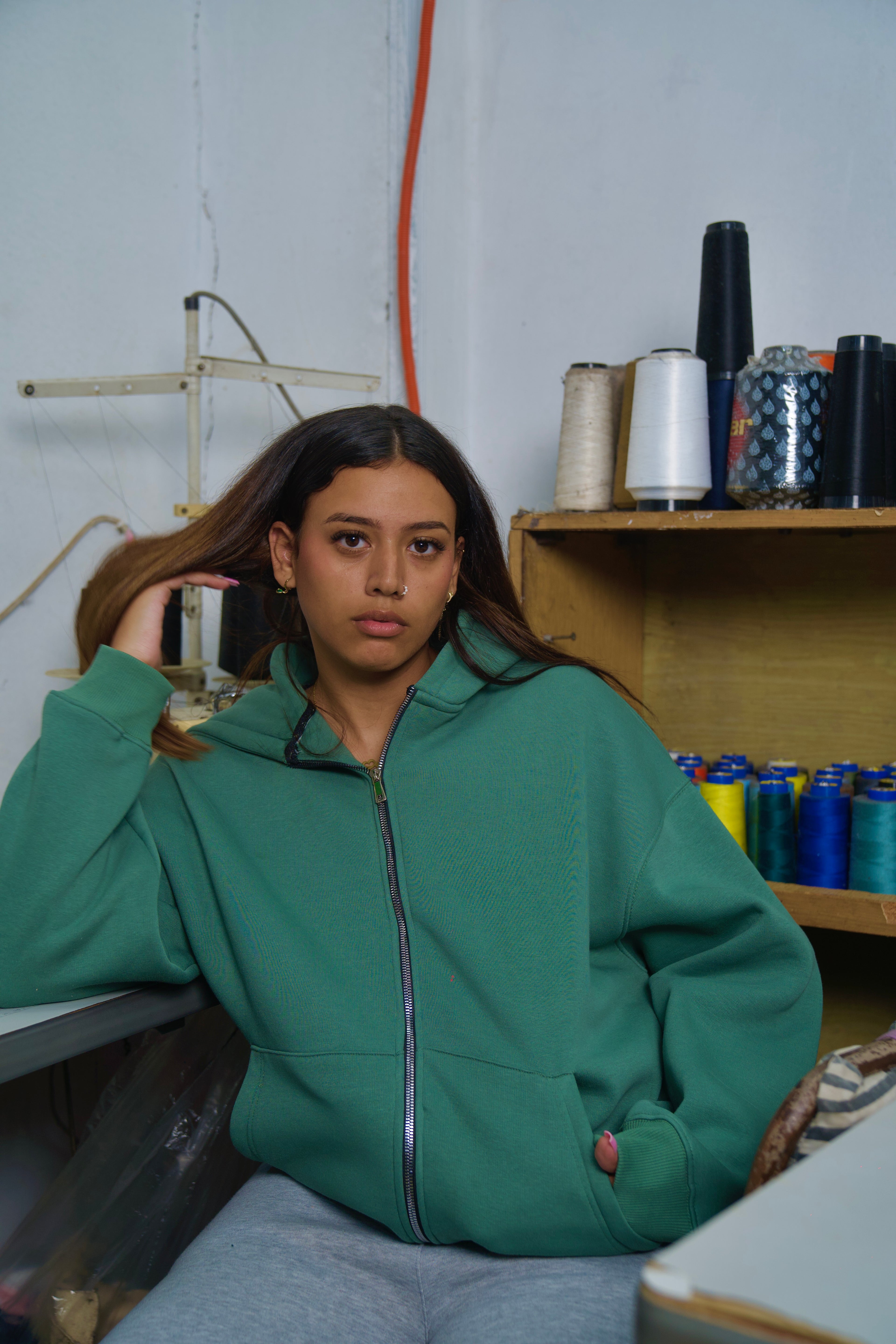 Basic zipper sweatshirt